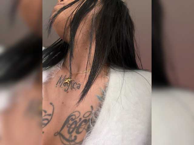 juanita-fox live cam on BongaCams