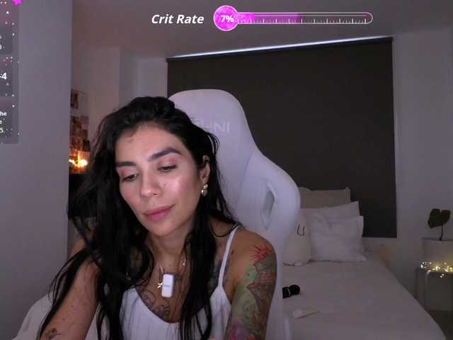 le modèle Juanita-Fox est en webcam porno dans un show sur le site bongacams, il possède les tags suivants: Latino/Hispanic,Brunette,Shaved