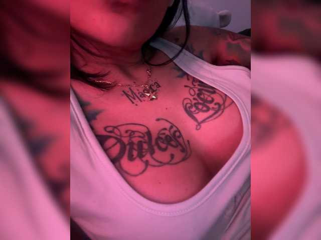juanita-fox live cam on BongaCams
