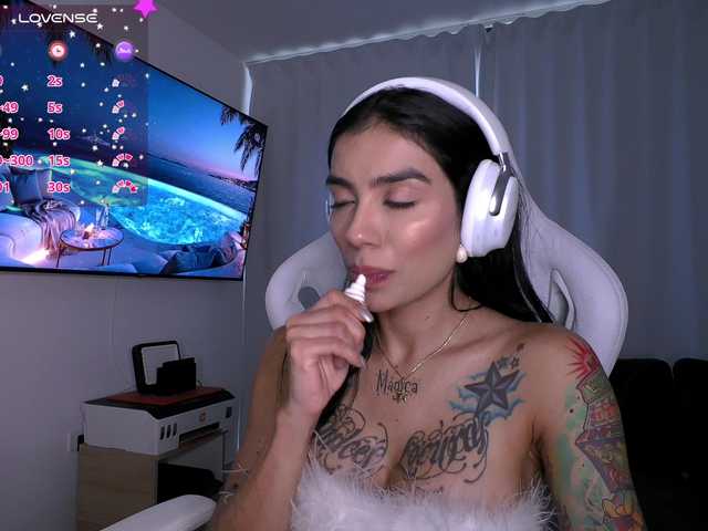 juanita-fox live cam on BongaCams