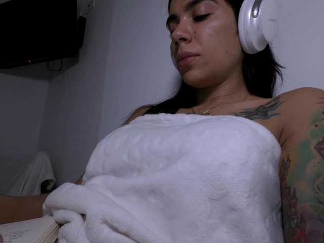 juanita-fox live cam on BongaCams