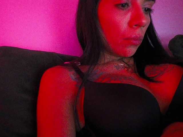 Live трансляция Juanita-Fox - slutnetki.online