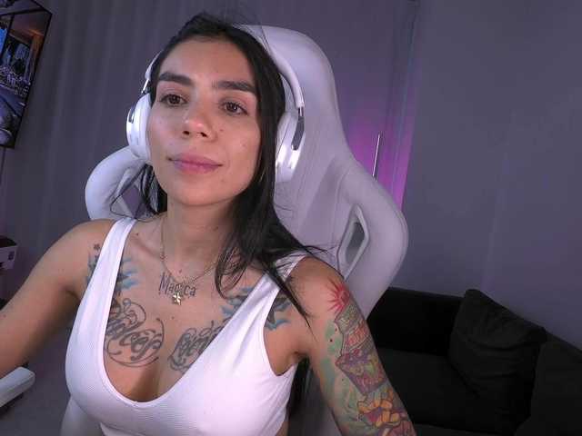 juanita-fox live cam on BongaCams