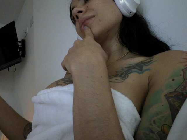 juanita-fox live cam on BongaCams