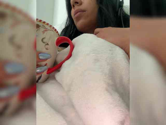 Juanita-Fox webcam