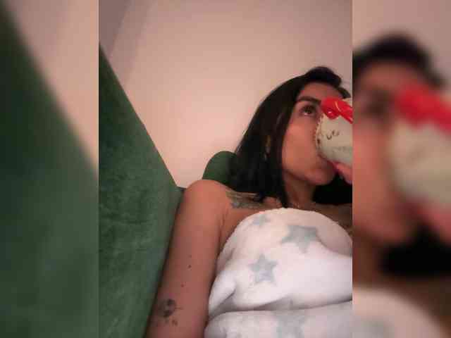 Juanita-Fox webcam