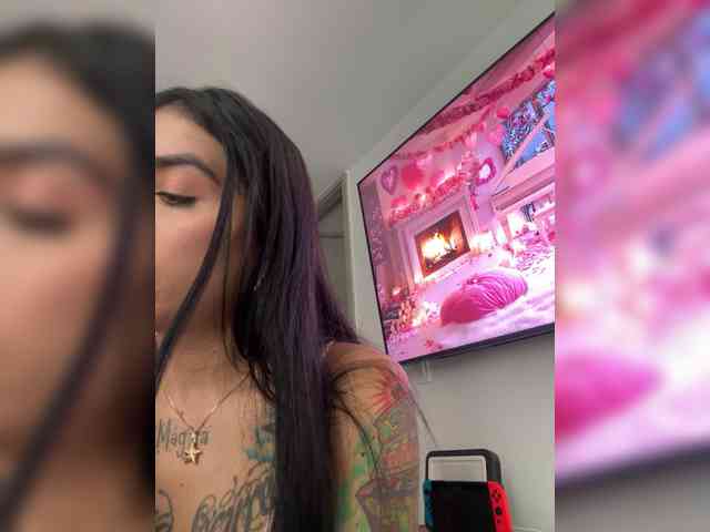 Juanita-Fox webcam