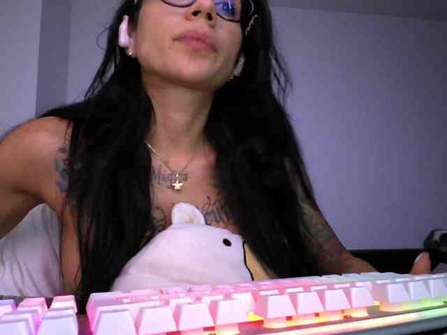 Juanita-Fox webcam