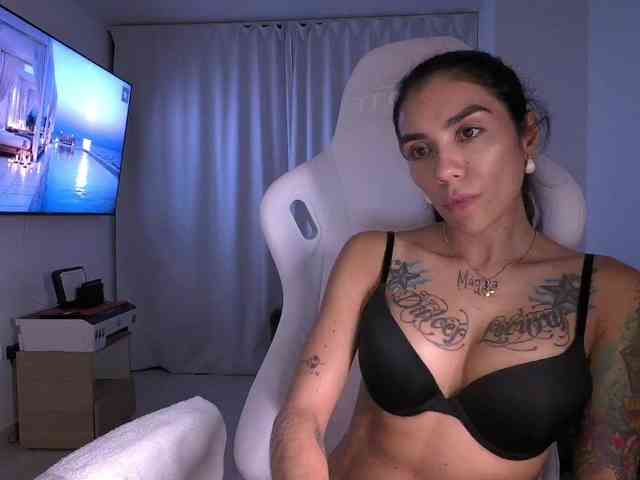 Juanita-Fox webcam