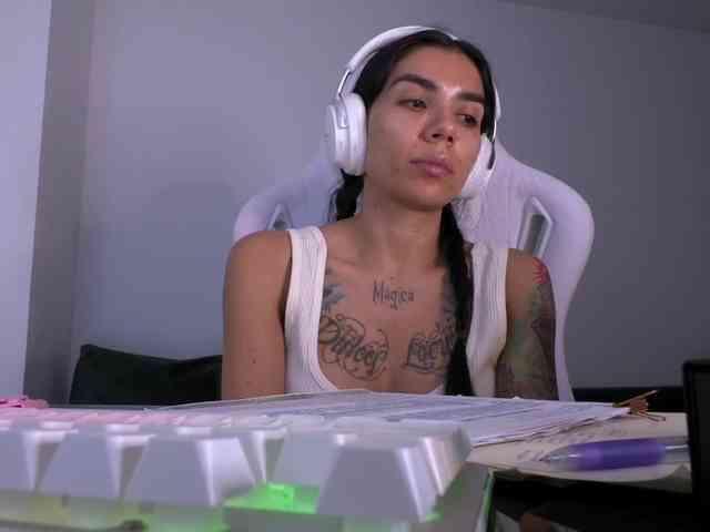 Juanita-Fox webcam