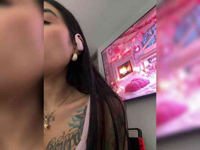 Juanita-Fox webcam