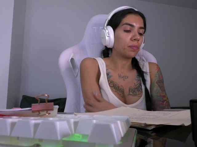 Juanita-Fox webcam
