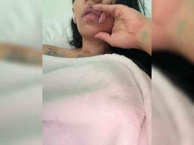 Juanita-Fox webcam