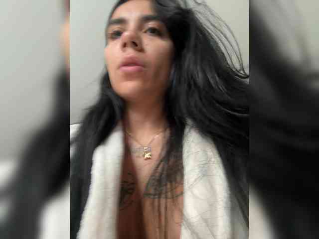 Juanita-Fox webcam