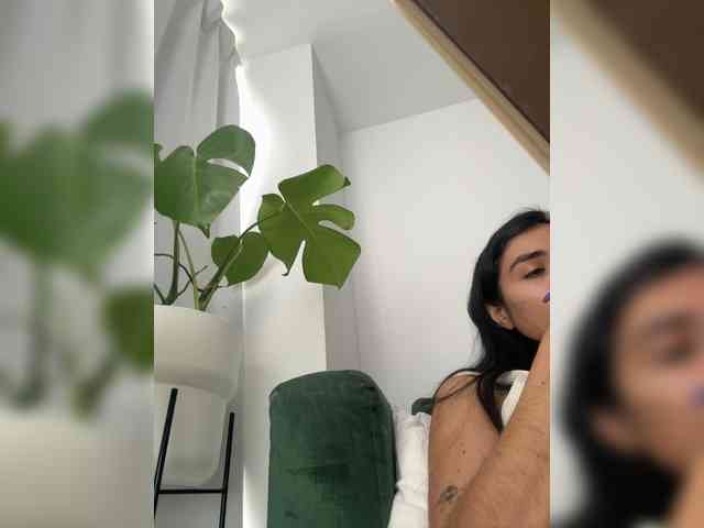 Juanita-Fox webcam