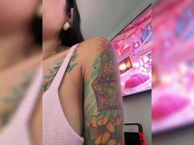 Juanita-Fox webcam