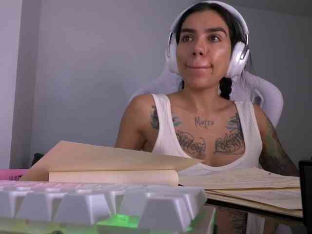 Juanita-Fox webcam