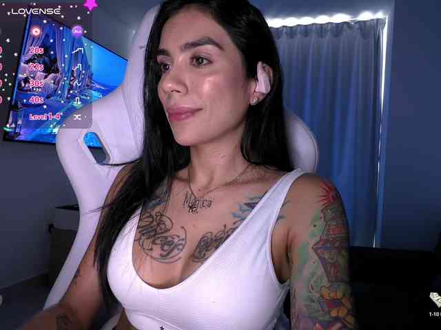 Model: Juanita-Fox