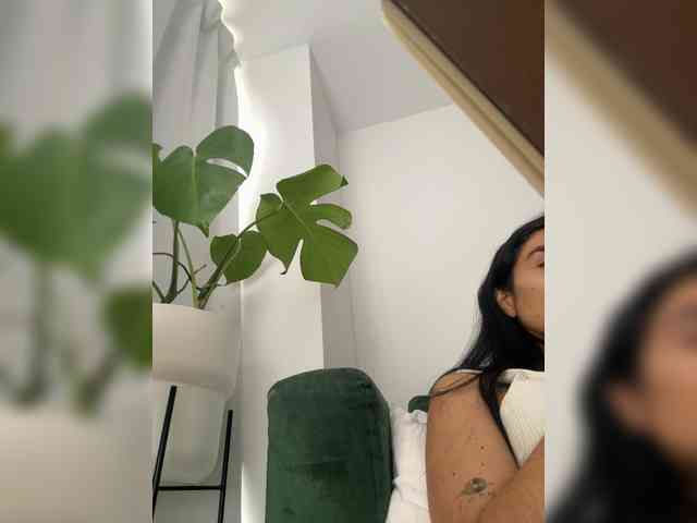 Juanita-Fox webcam