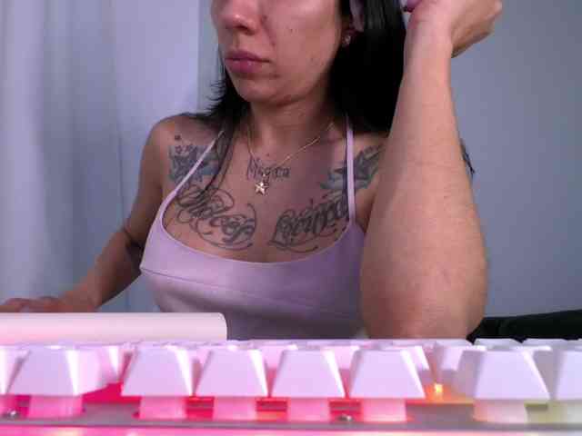 Juanita-Fox webcam