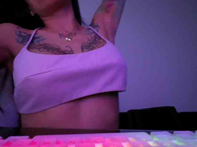 Juanita-Fox webcam