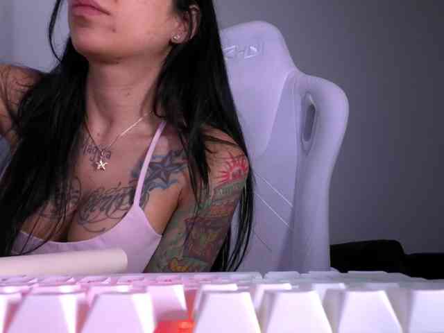 Juanita-Fox webcam