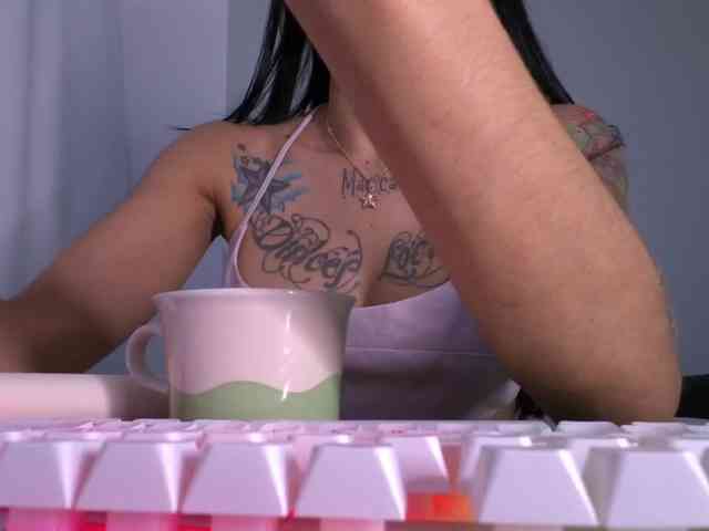 Juanita-Fox webcam