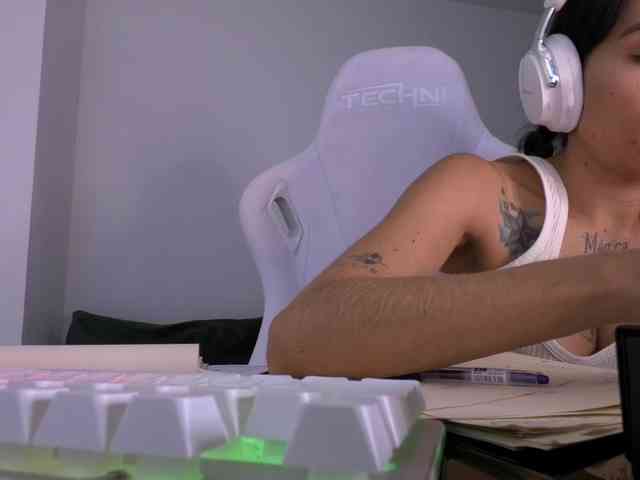Juanita-Fox webcam