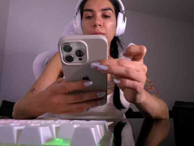 Juanita-Fox webcam