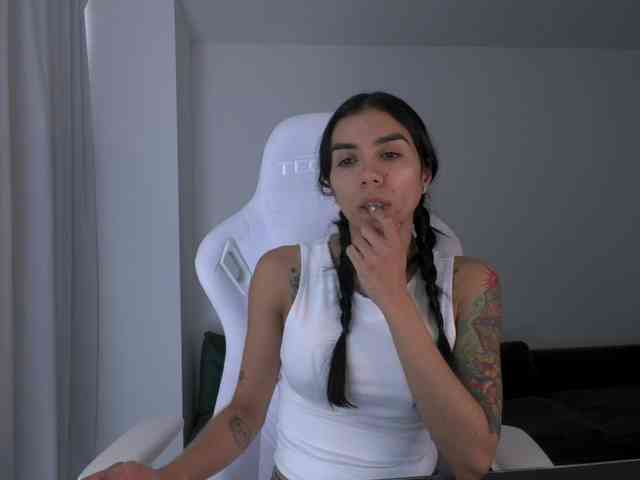 Juanita-Fox webcam