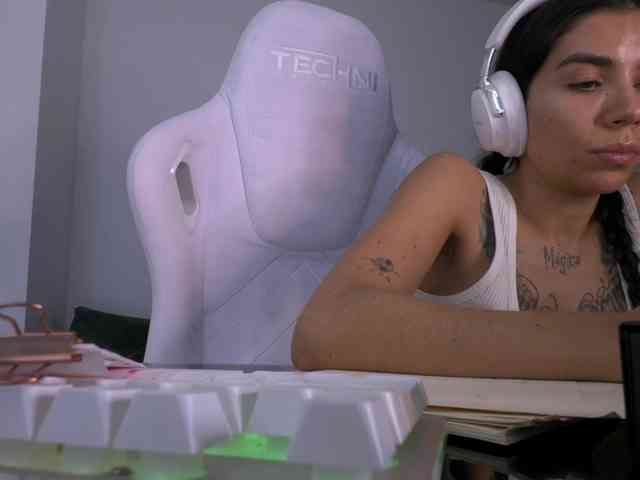 Juanita-Fox webcam