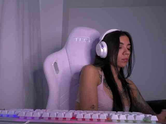 Juanita-Fox webcam