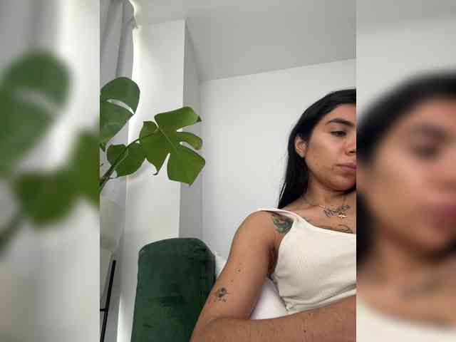 Juanita-Fox webcam