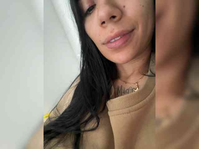 Juanita-Fox webcam