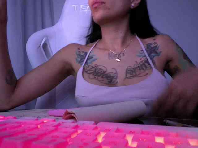 Juanita-Fox webcam