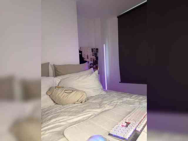 Juanita-Fox webcam