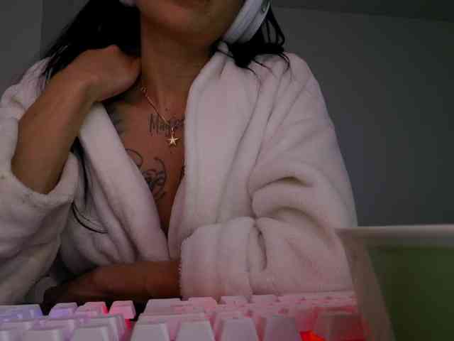 Juanita-Fox webcam