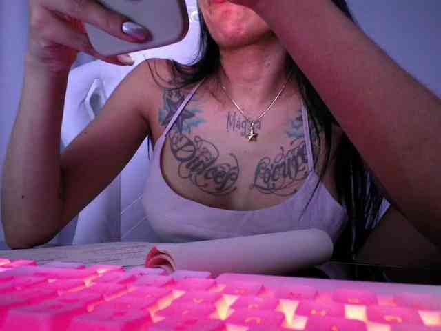 Juanita-Fox webcam