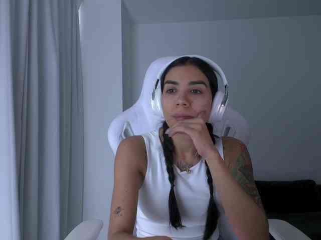 Juanita-Fox webcam