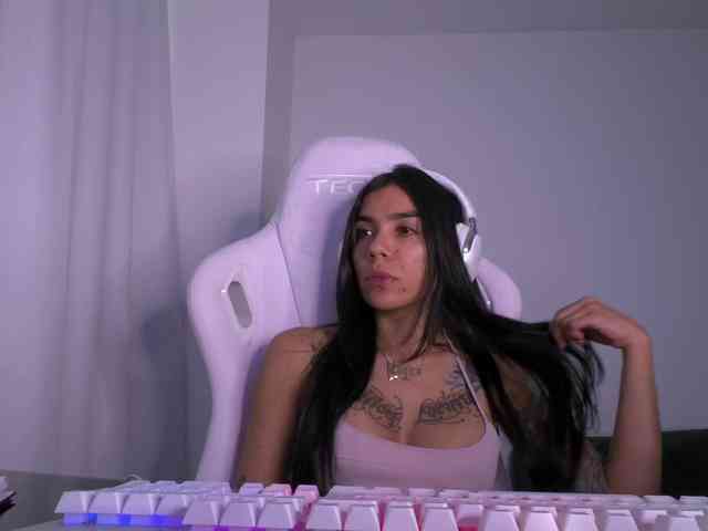 Juanita-Fox webcam