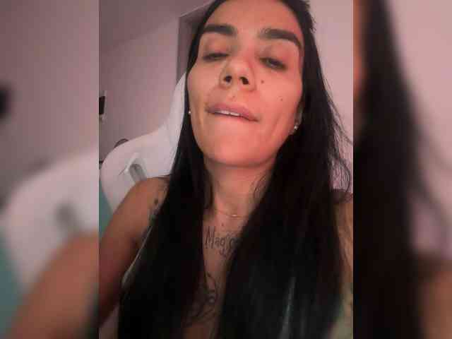 Juanita-Fox webcam