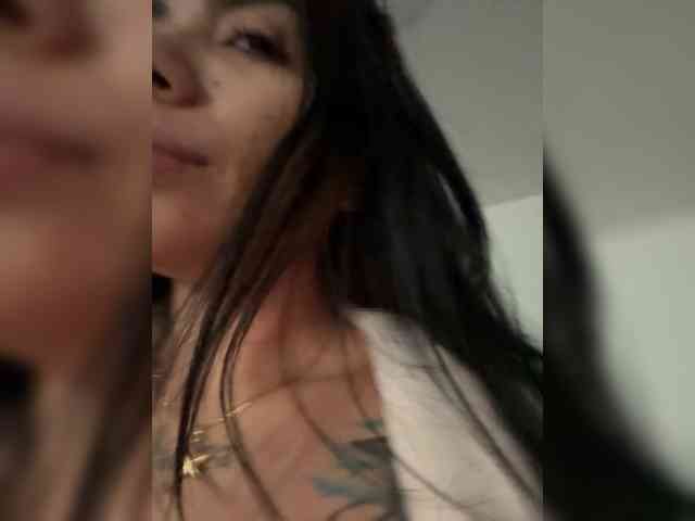 Juanita-Fox webcam