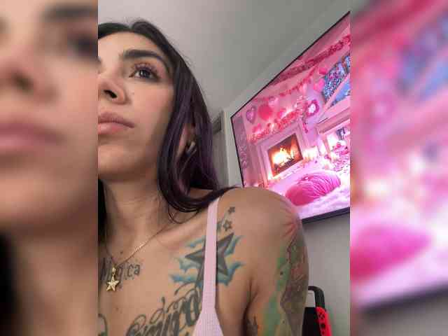 Juanita-Fox webcam