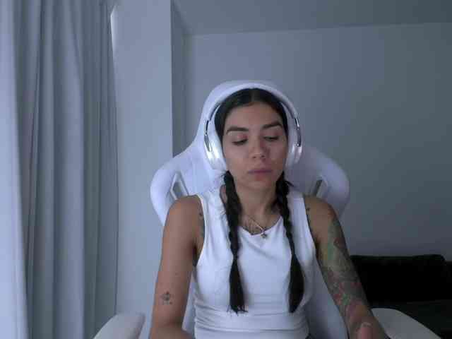 Juanita-Fox webcam