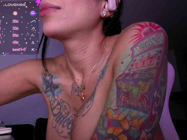 Juanita-Fox webcam