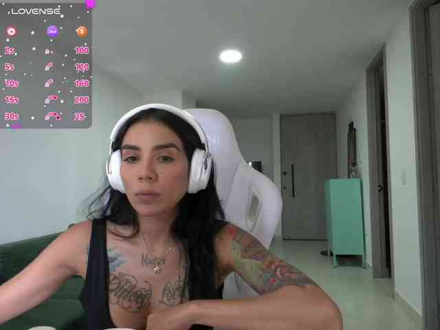 Juanita-Fox webcam
