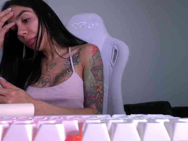 Juanita-Fox webcam