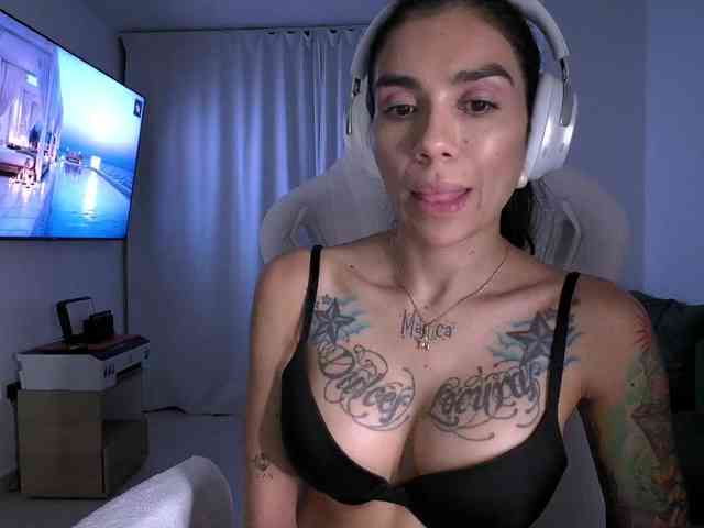 Juanita-Fox webcam