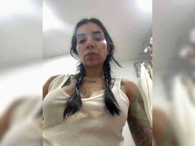 Model: Juanita-Fox