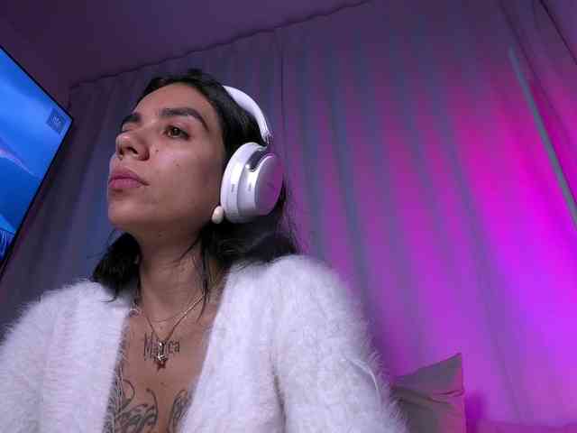 Juanita-Fox webcam